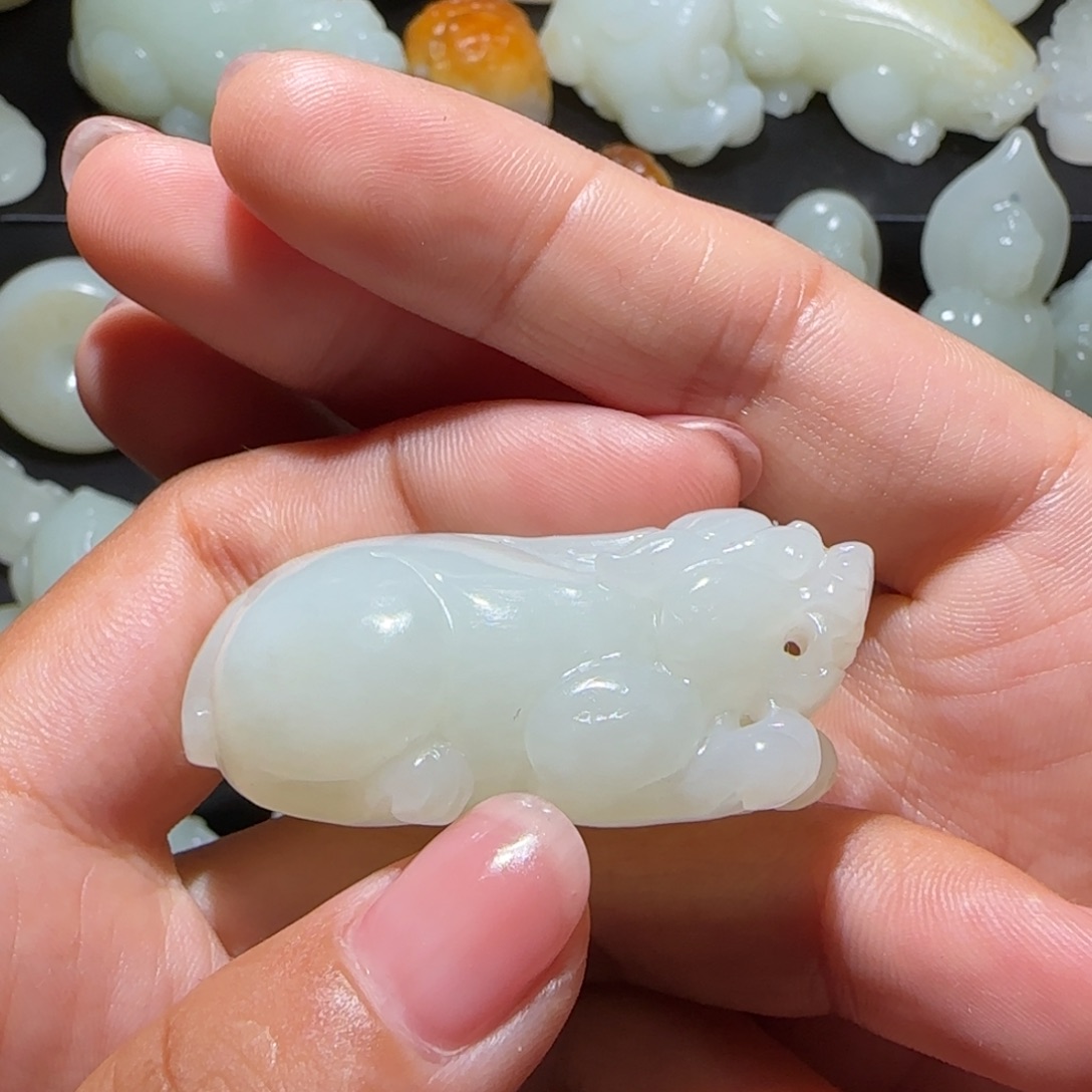 天***天和田玉未镶嵌颈饰