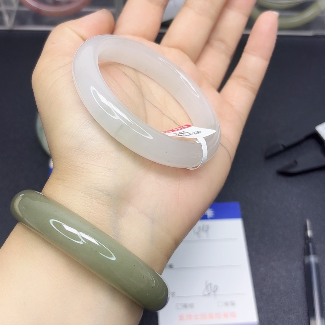 石英质玉未镶嵌手镯44-5453