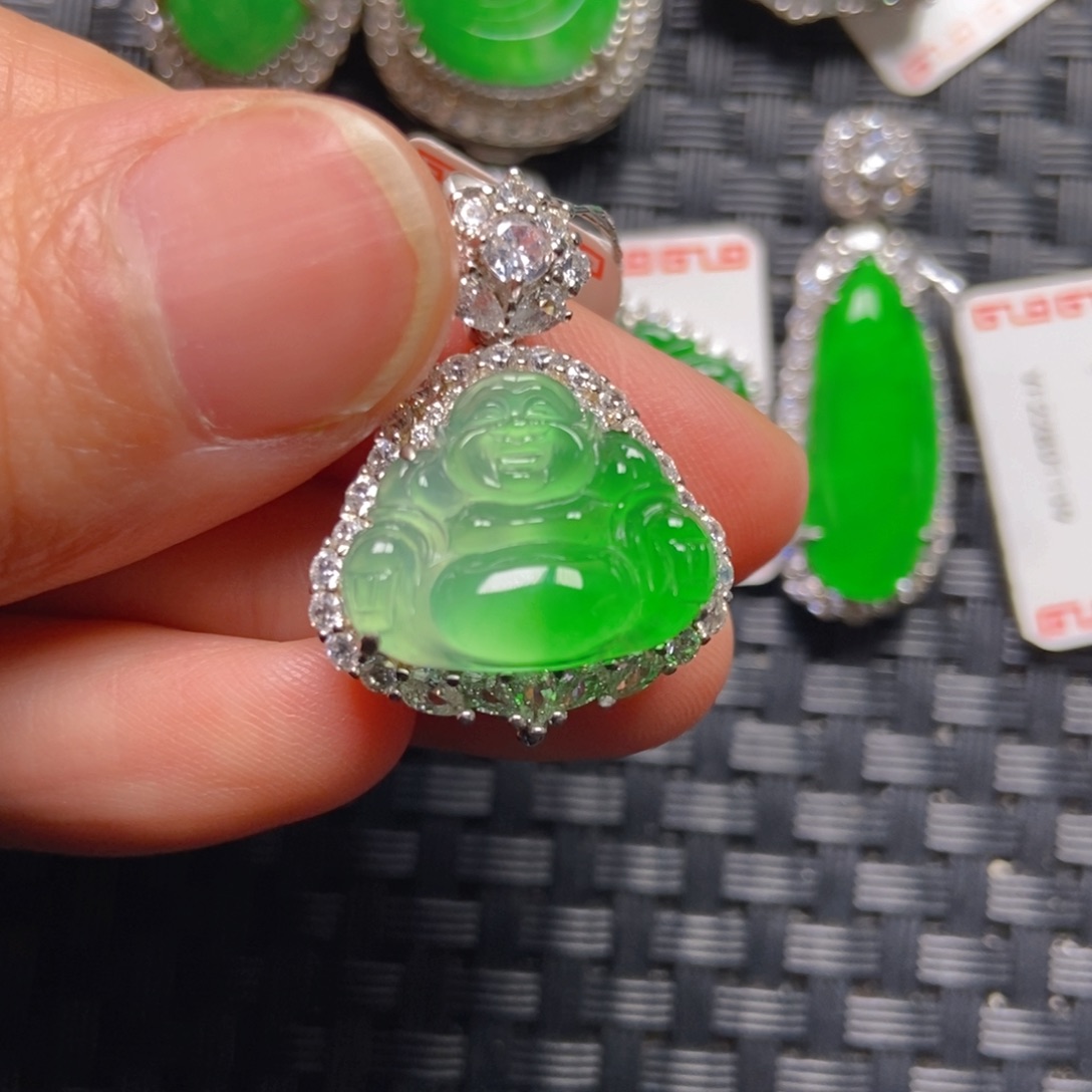 翡翠银S925镶嵌颈饰佛公吊坠