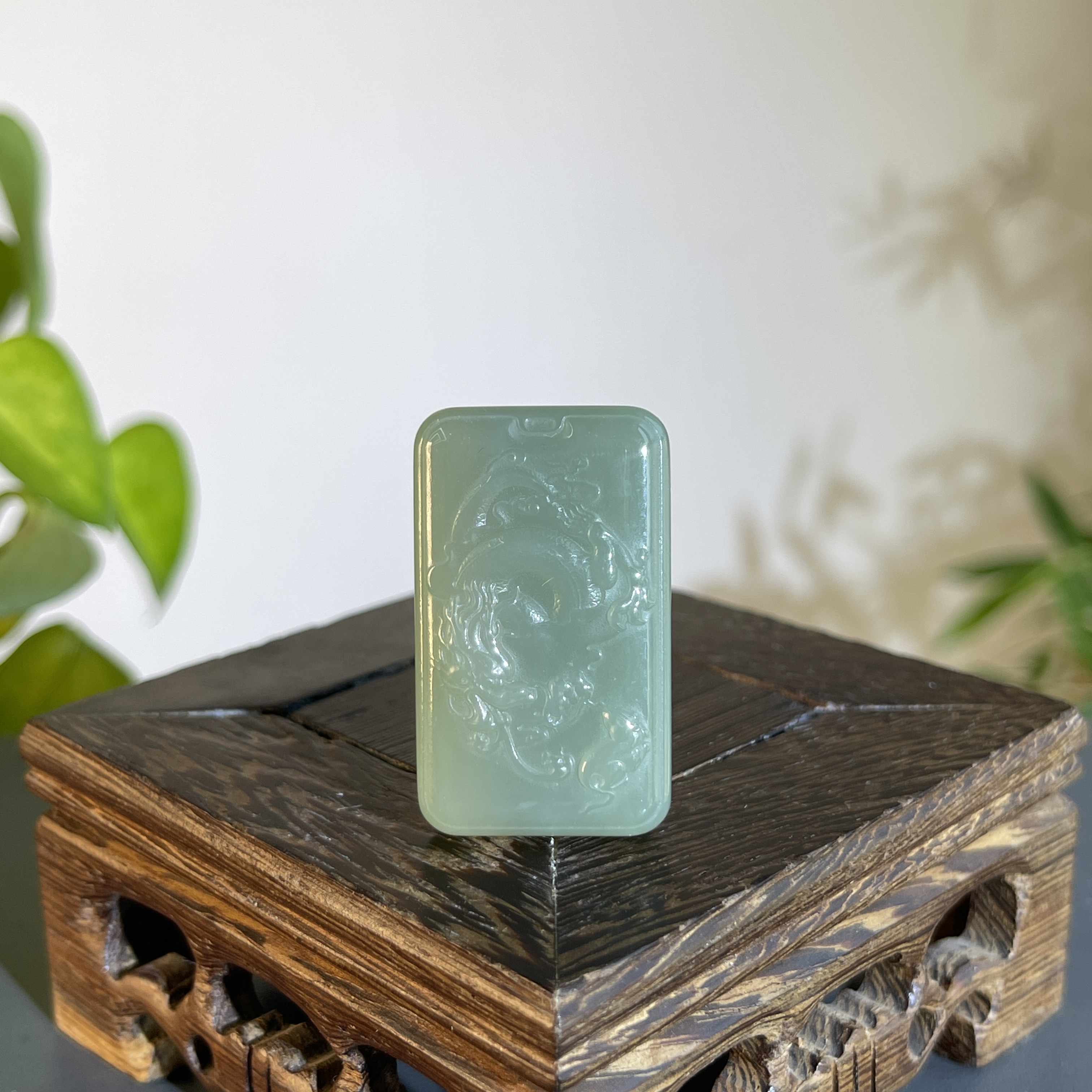 JXW17-60  和田玉-龙牌