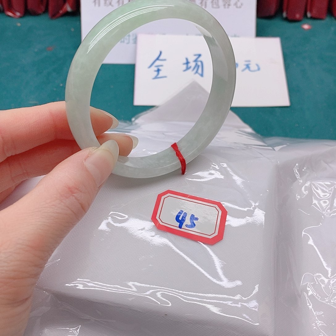 翡翠手镯未镶嵌苏*455555555