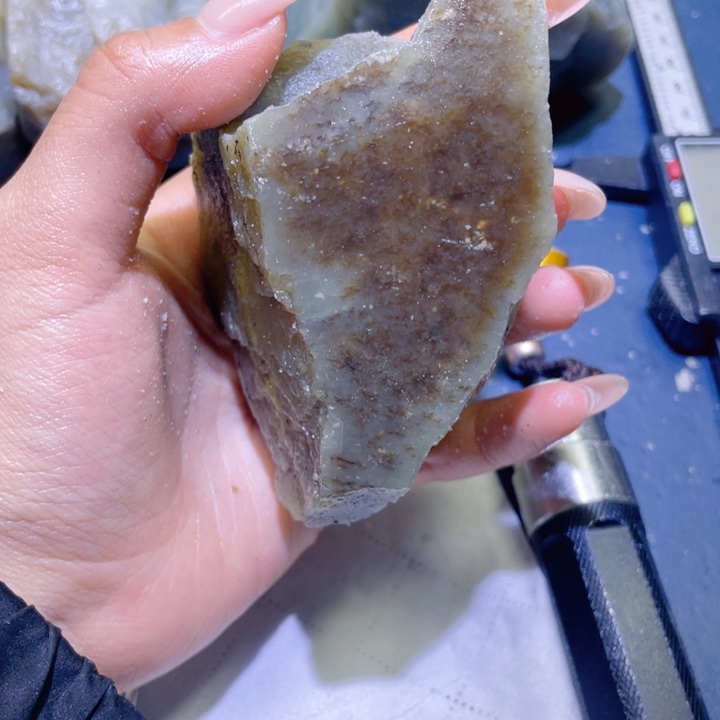 和田玉未镶嵌珠宝半成品