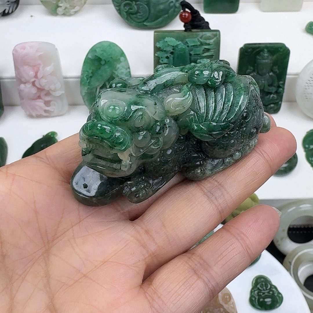 独山玉未镶嵌颈饰