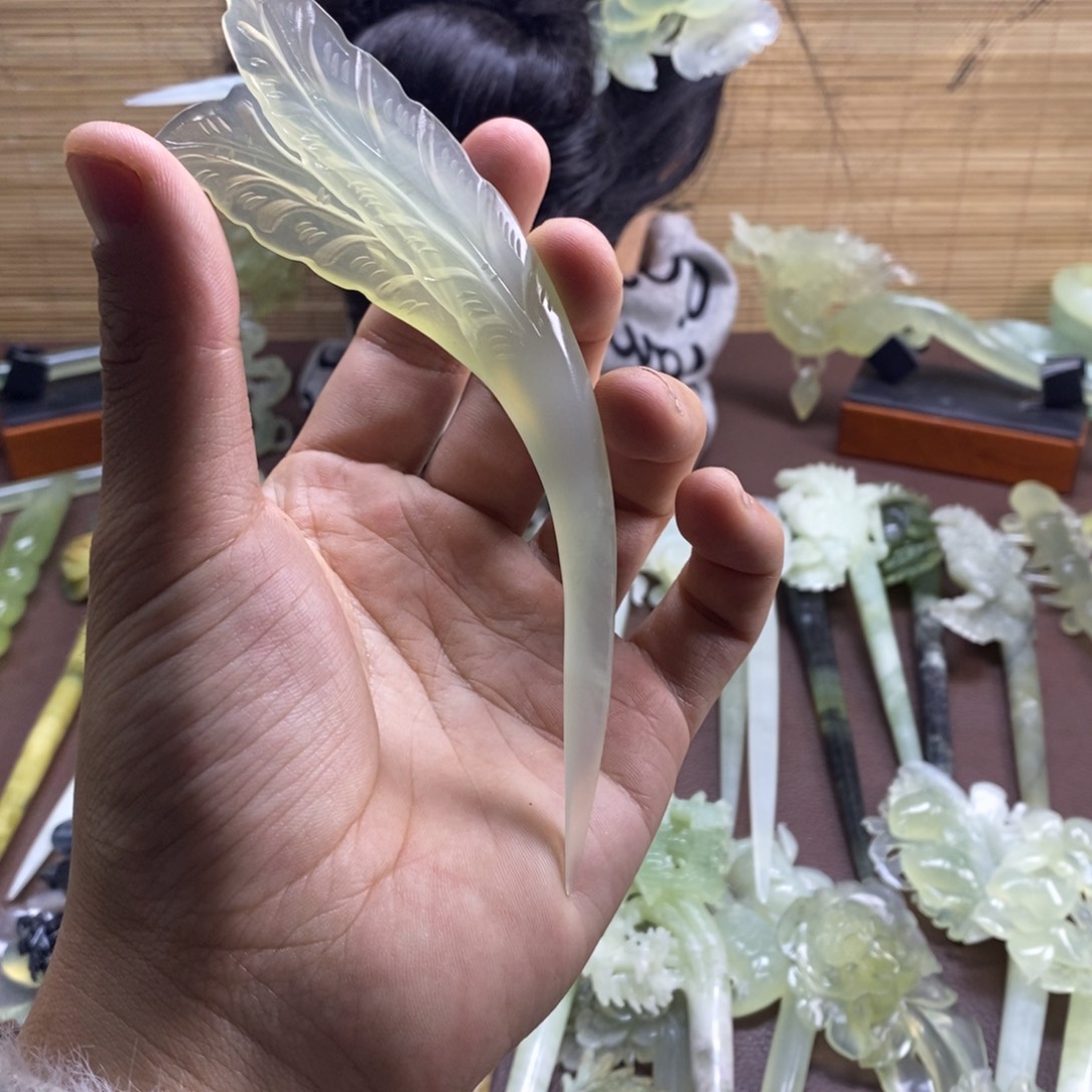 娜***蛇纹石玉未镶嵌发饰