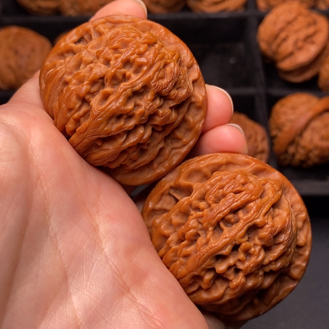 文玩核桃吊坠秦岭野生文玩核桃