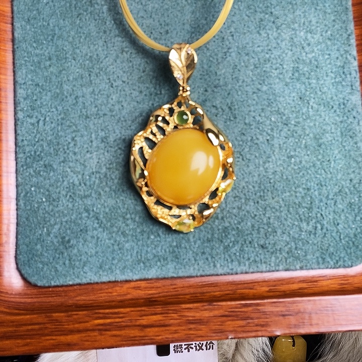 蜜蜡银S925镶嵌颈饰吊坠