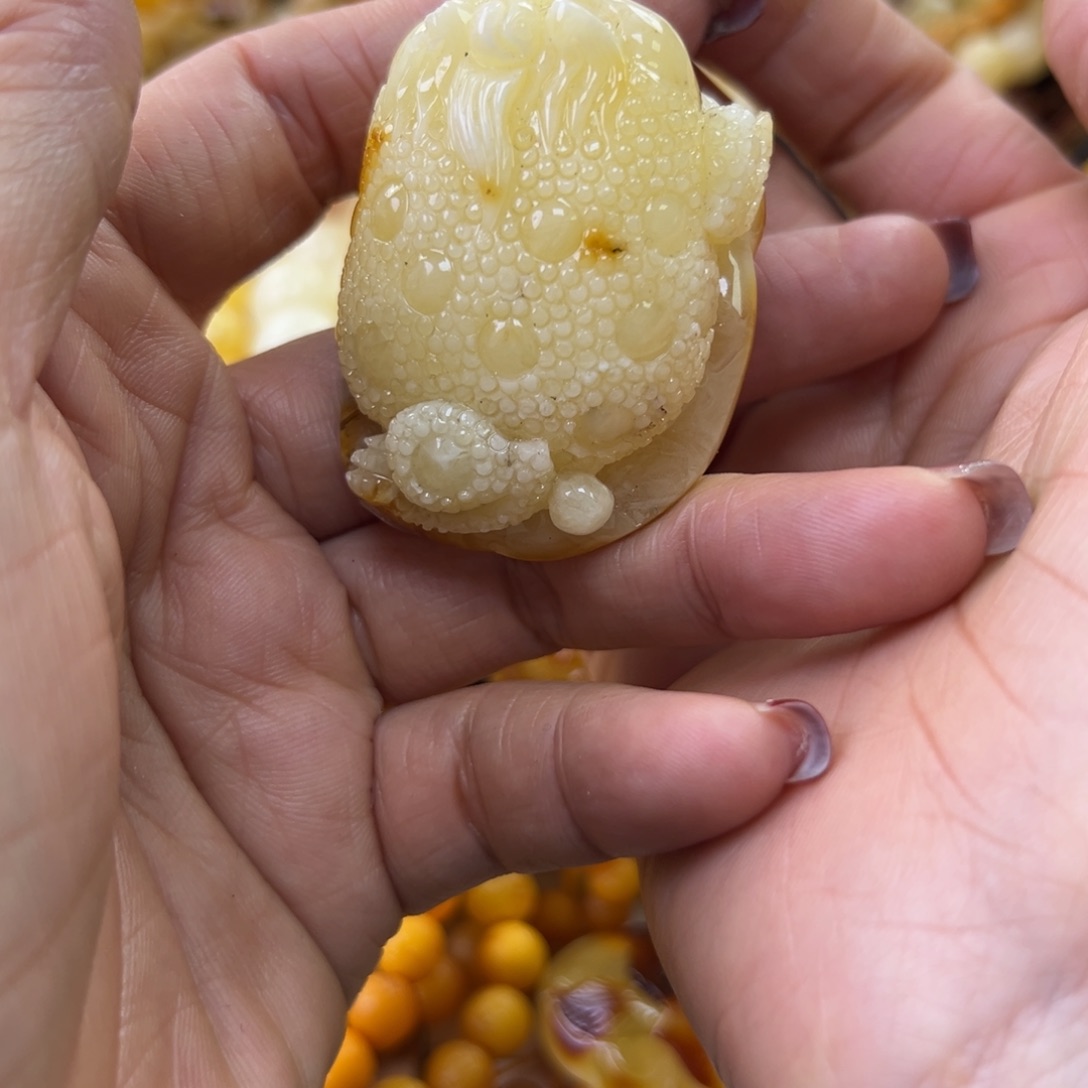 琥珀珠宝奇石未镶嵌