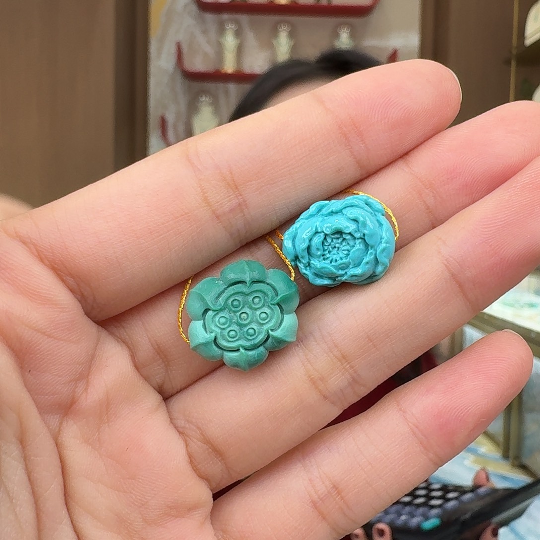 ****寒绿松石未镶嵌珠宝奇石