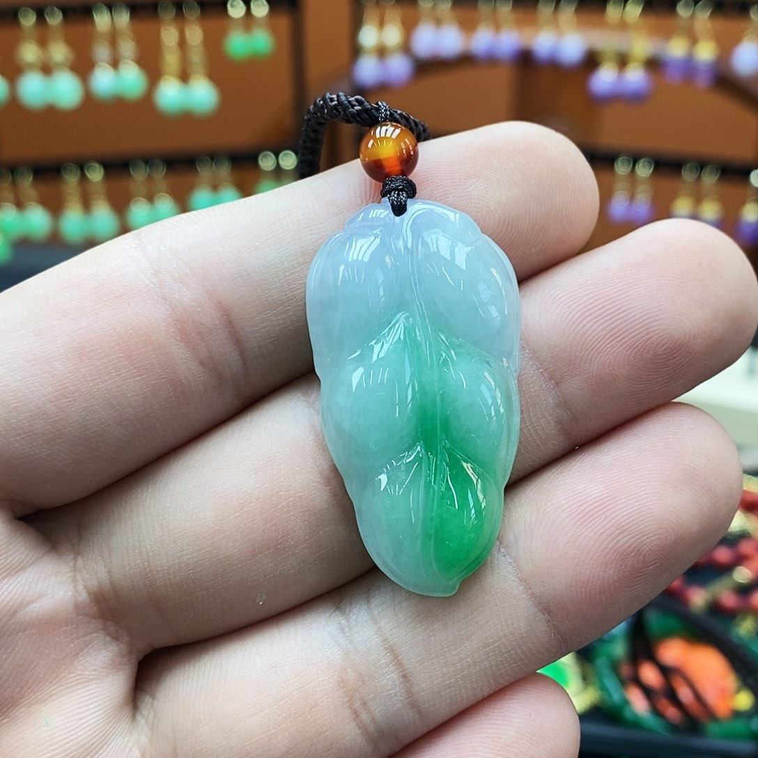 程***程翡翠未镶嵌颈饰吊坠