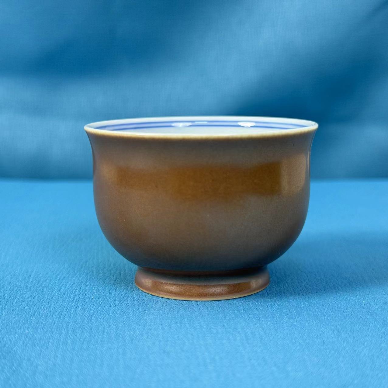 景德镇陶瓷茶叶沫釉带内绘主人杯