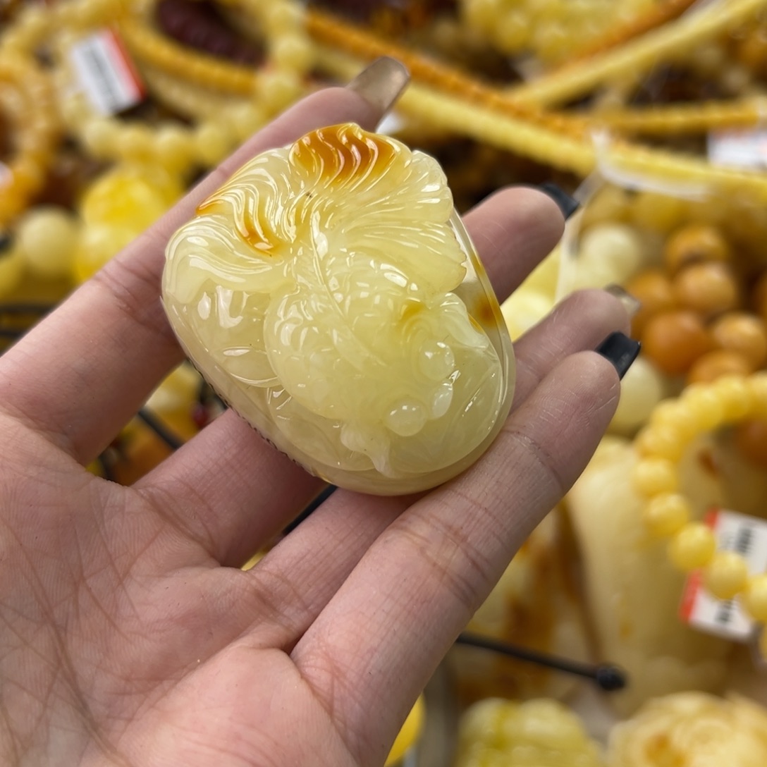 琥珀珠宝奇石未镶嵌