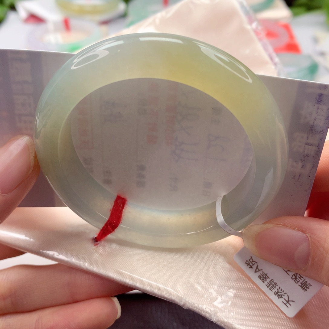 翡翠手镯未镶嵌 53 完整性高 冰胶