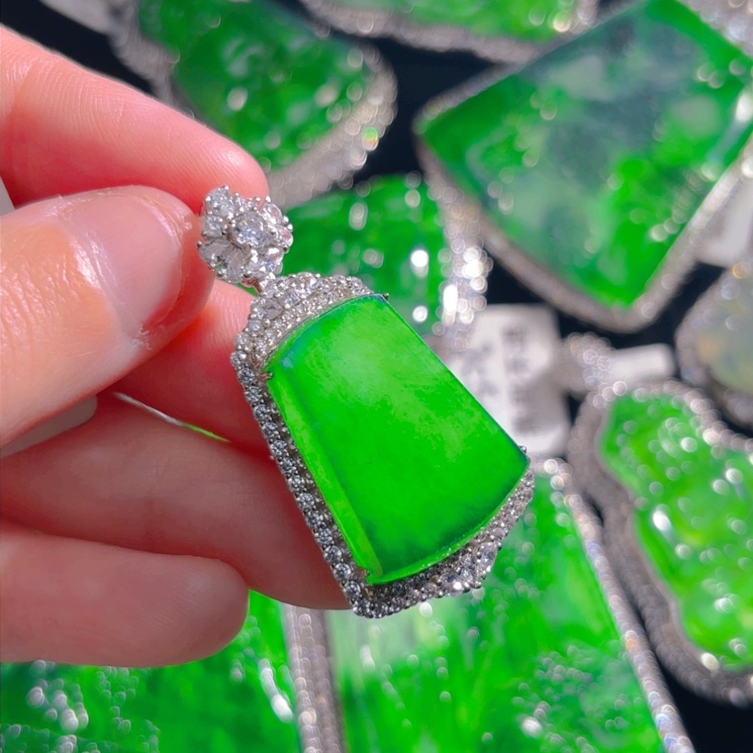 翡翠颈饰银S925镶嵌无事牌