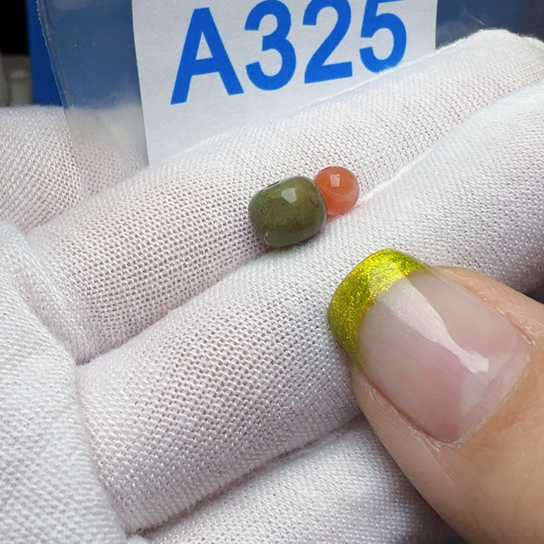 南红玛瑙未镶嵌珠宝奇石