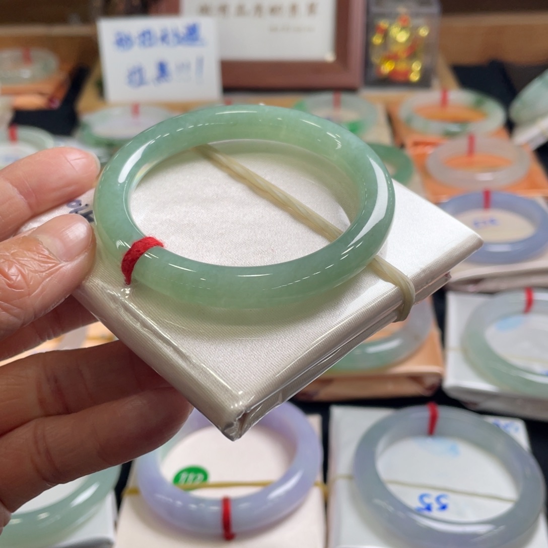翡翠手镯未镶嵌52.2圆
