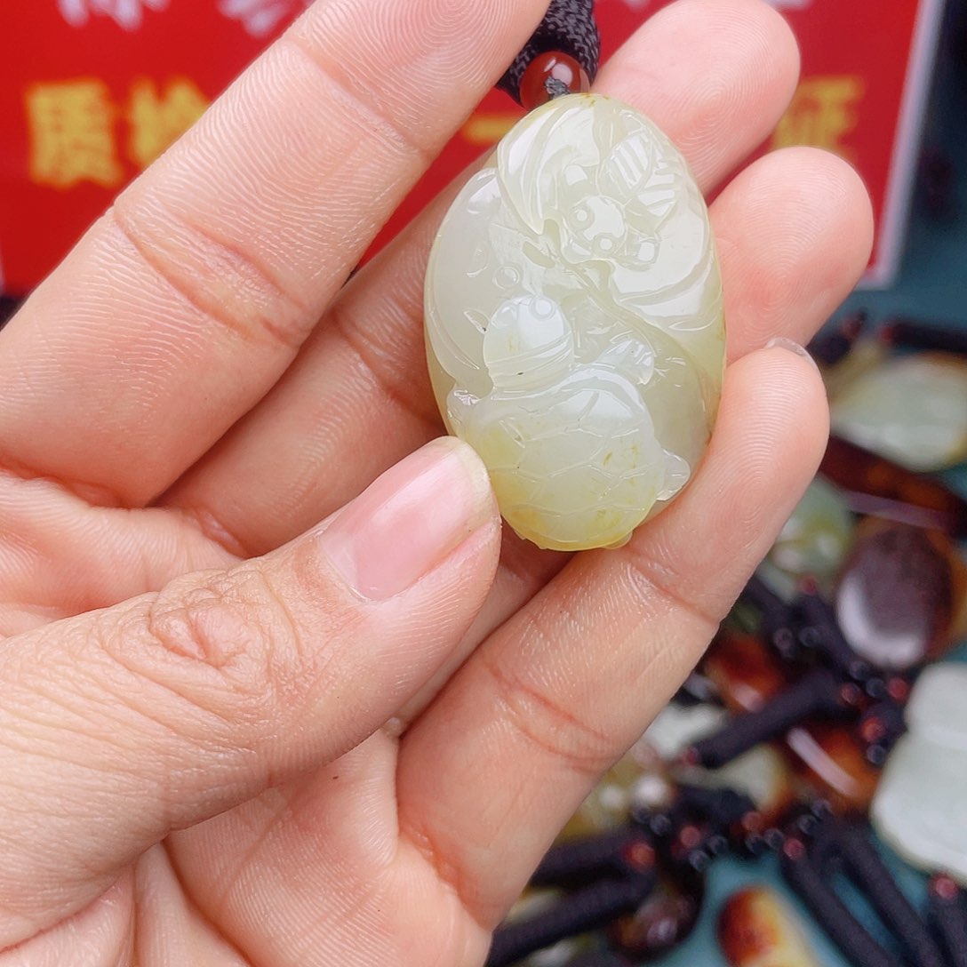 和田玉颈饰未镶嵌