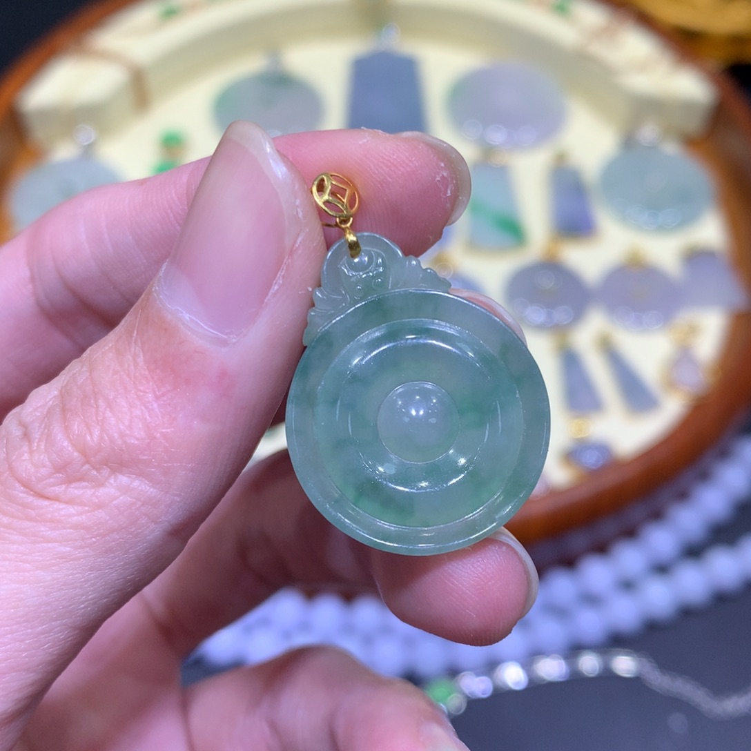 翡翠吊坠(不含链)18K金镶嵌