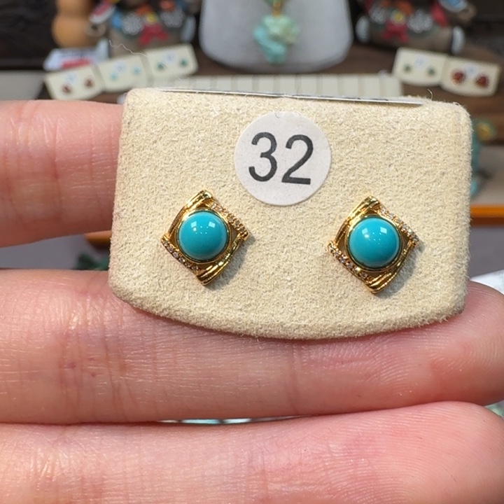 绿松石18K金镶嵌耳钉
