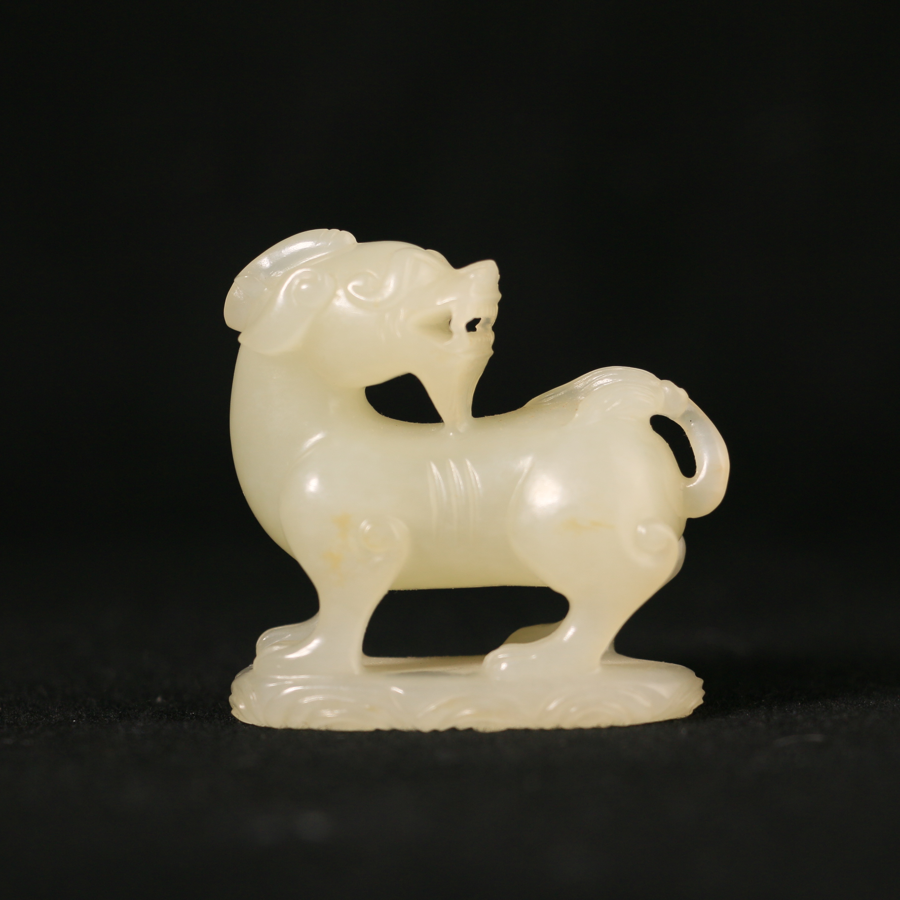 11H17   清   和田玉麒麟摆件