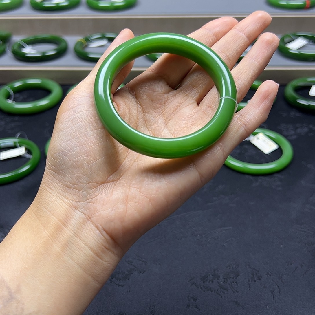 菁***菁和田玉（碧玉）手镯未镶嵌