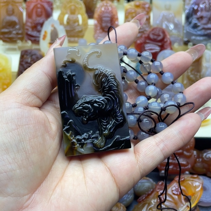 玛瑙/玉髓吊坠(赠链)未镶嵌将**零吊坠