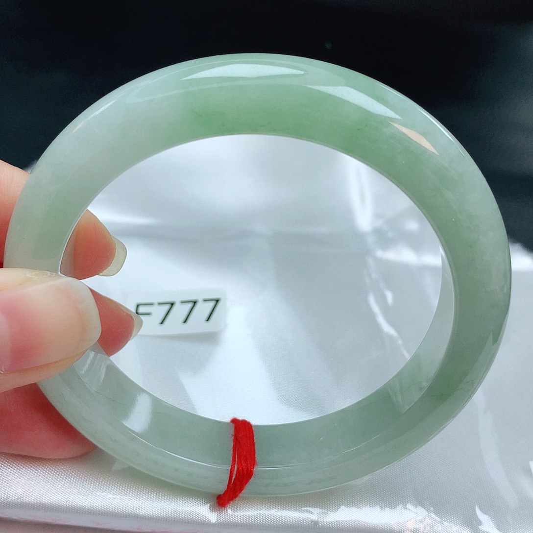 翡翠手镯未镶嵌缅甸天然A货翡翠手镯