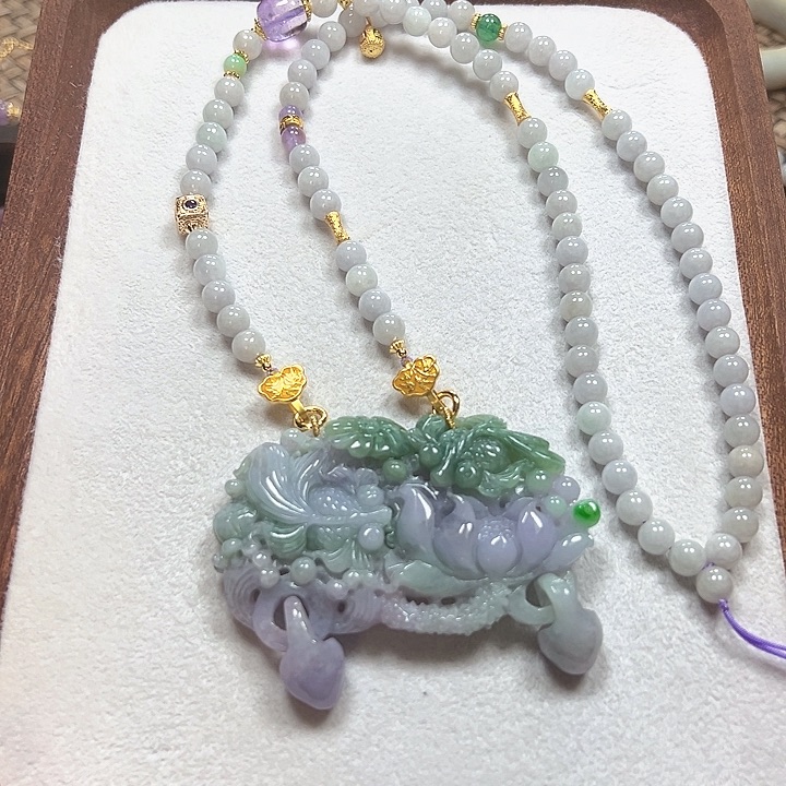 翡翠颈饰未镶嵌吊坠