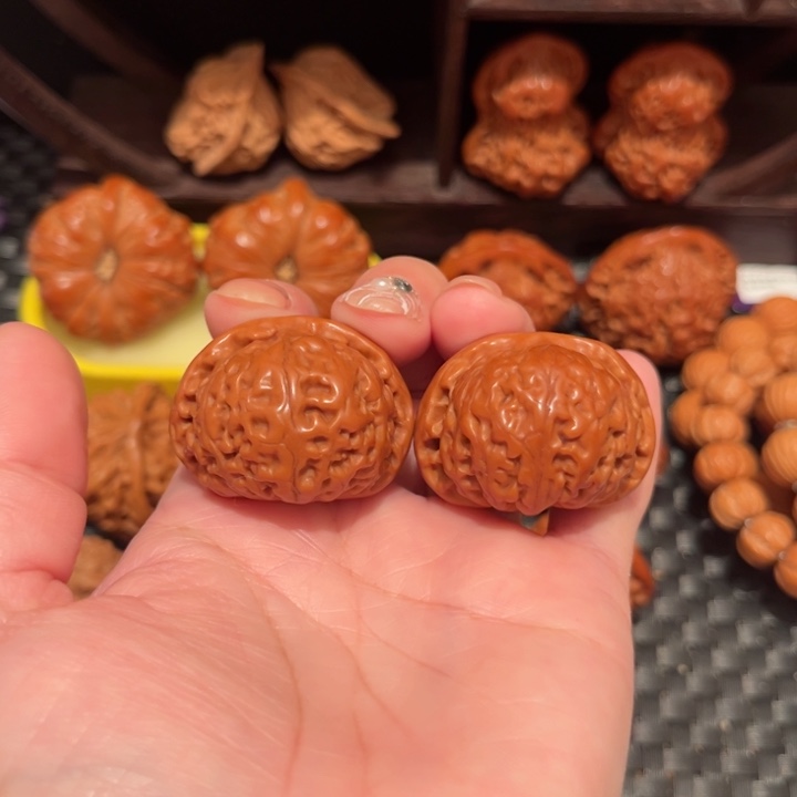 文玩核桃把件宫灯