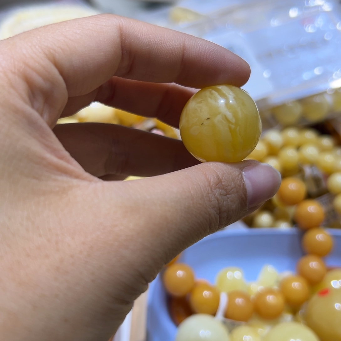 琥珀珠宝奇石未镶嵌