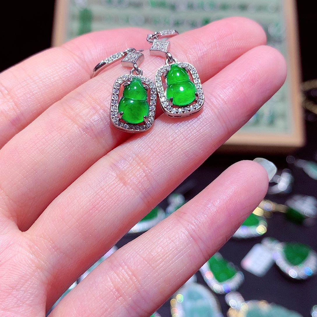 【闪购商品】翡翠吊坠(不含链)未镶嵌