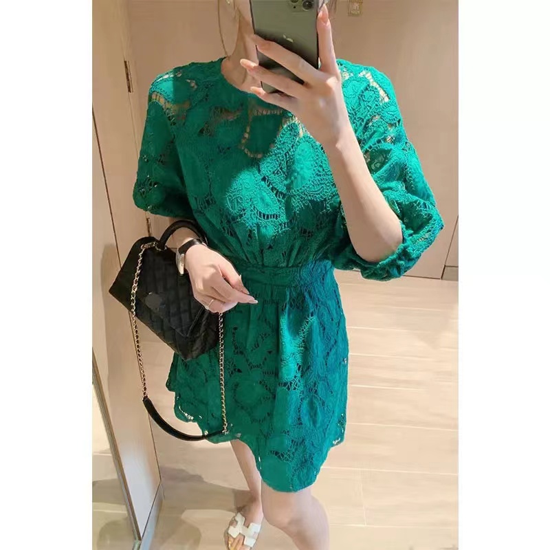法式轻奢气质短款露背收腰显瘦镂空蕾丝钩花绿色连衣裙女夏-32
