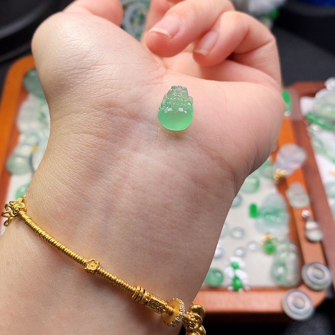 吊坠(不含链)未镶嵌翡翠貔貅