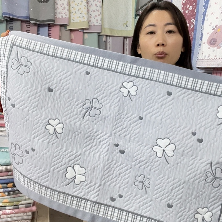 棉特价灰色四叶草