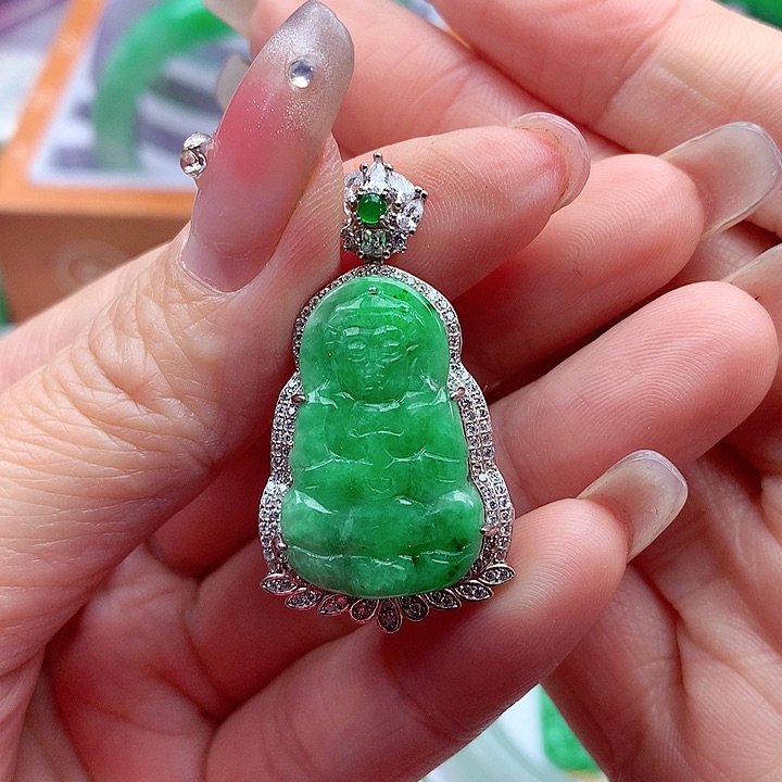 翡翠颈饰银S925镶嵌翡翠