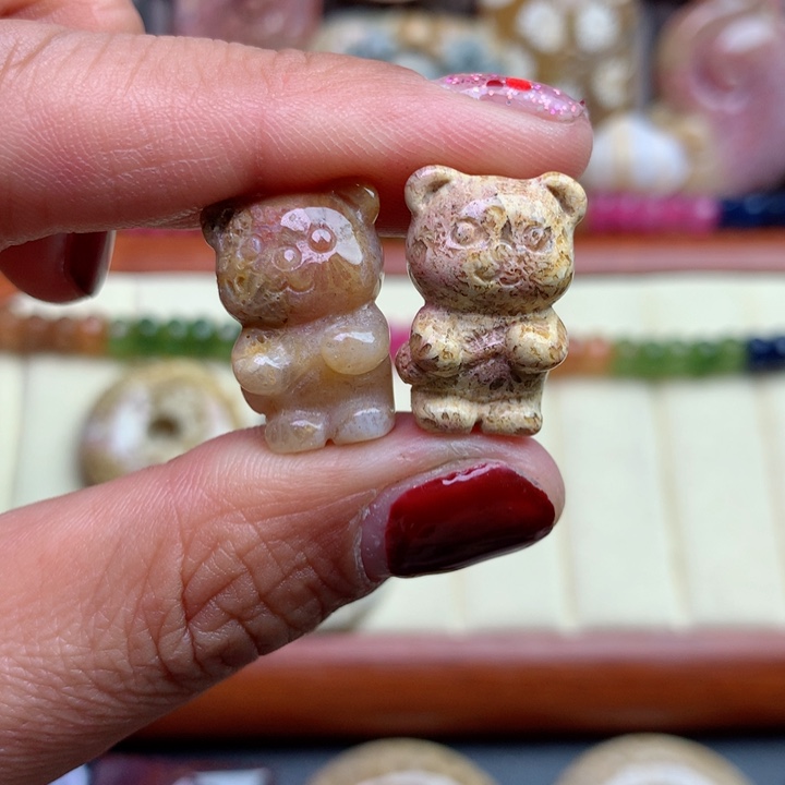 硅化珊瑚（珊瑚玉）颈饰未镶嵌