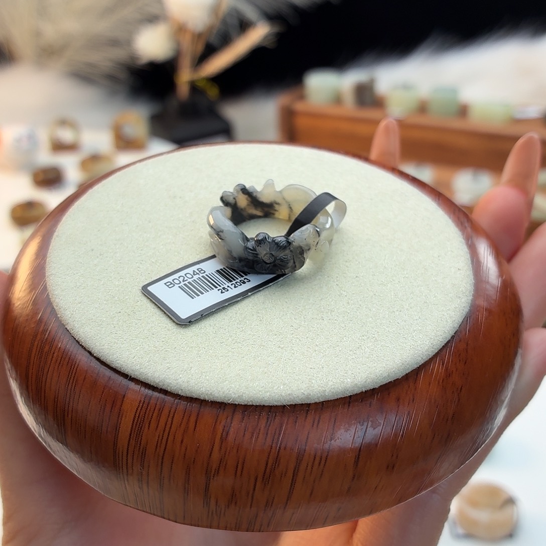 和田玉未镶嵌戒指青花雕刻花16.5j13