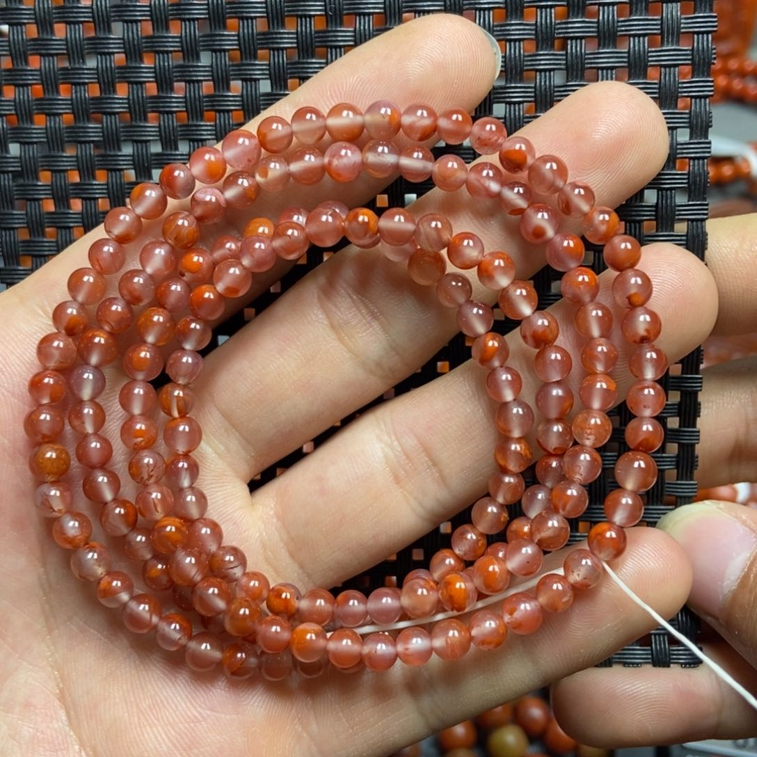 南红玛瑙手链未镶嵌4+’mm
