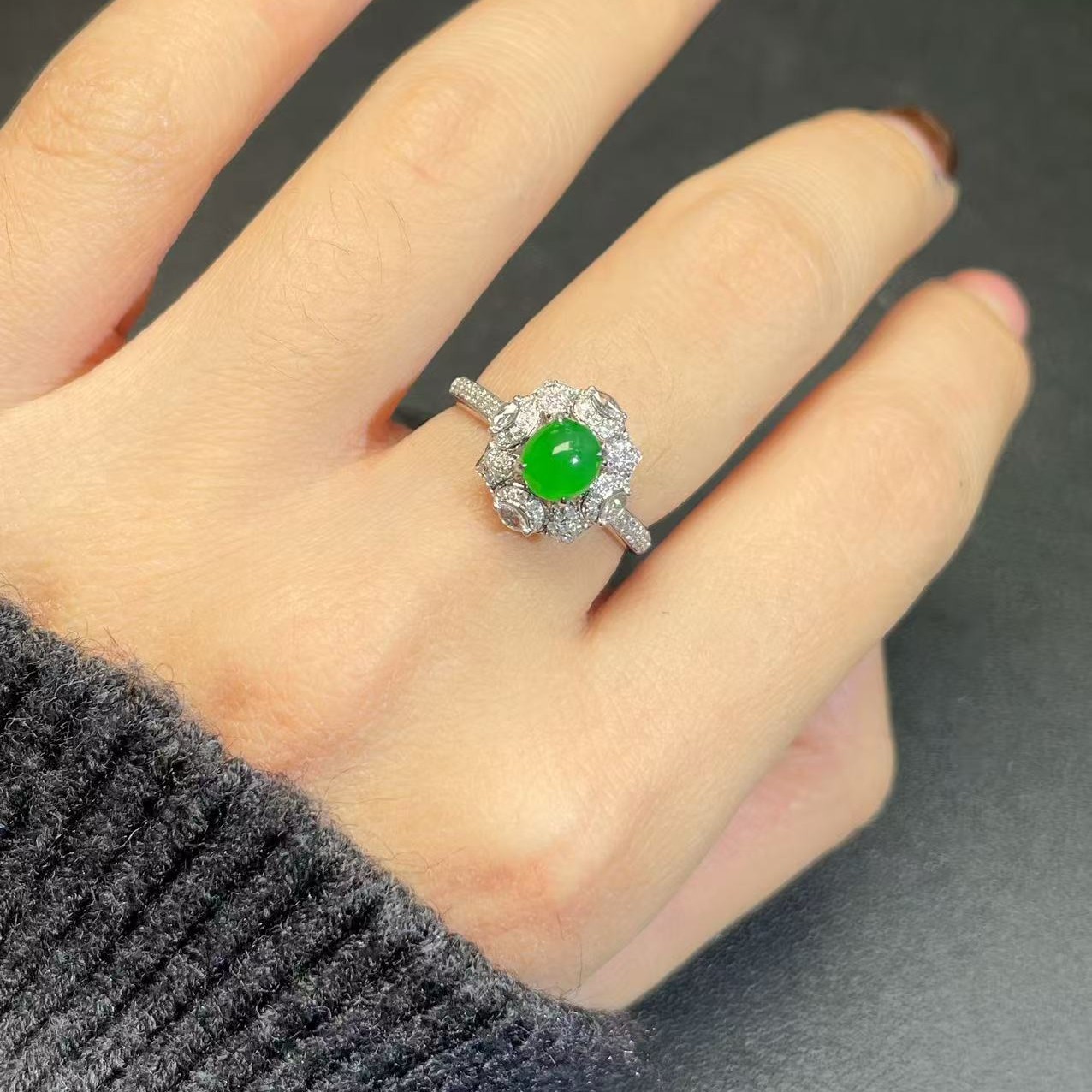 18k镶嵌缅甸a货翡翠吊坠（不含链）