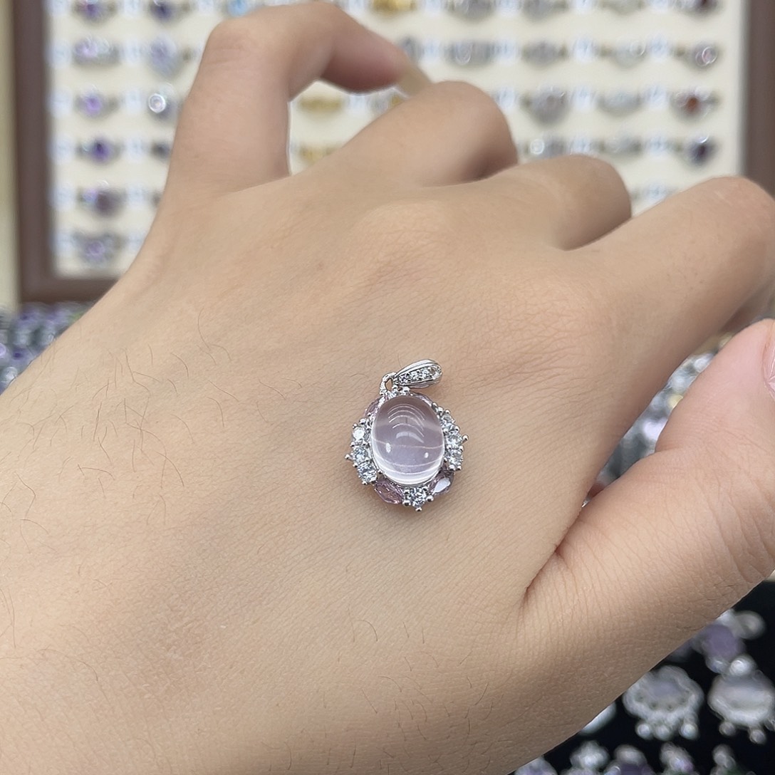 ****鱼颈饰银S925镶嵌芙蓉石