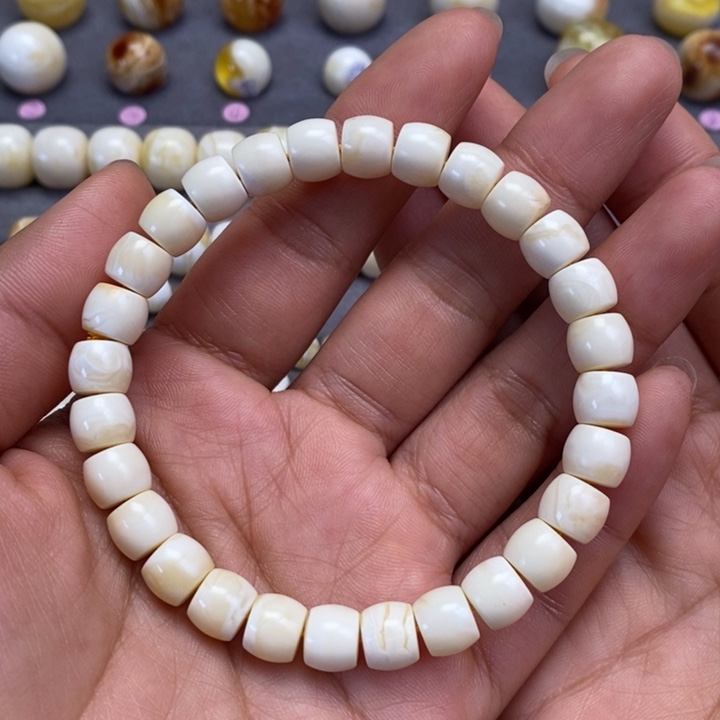 蜜蜡裸石未镶嵌直切