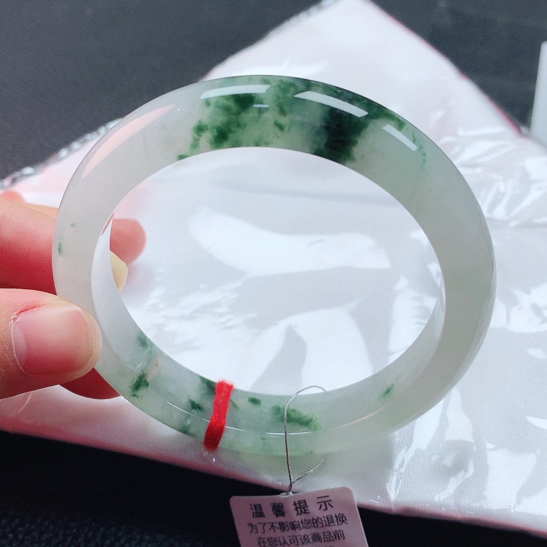 翡翠手镯未镶嵌57圈