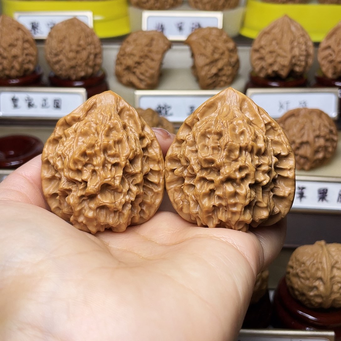 把件文玩核桃官帽44左右