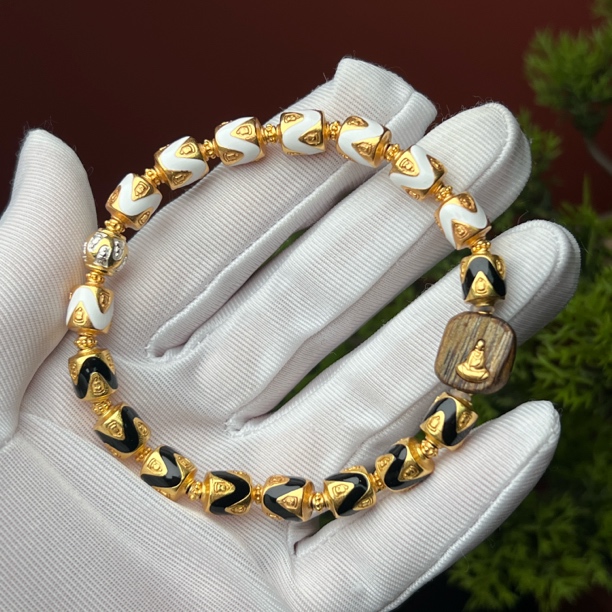 沉香S925银设计款沉香无相手串