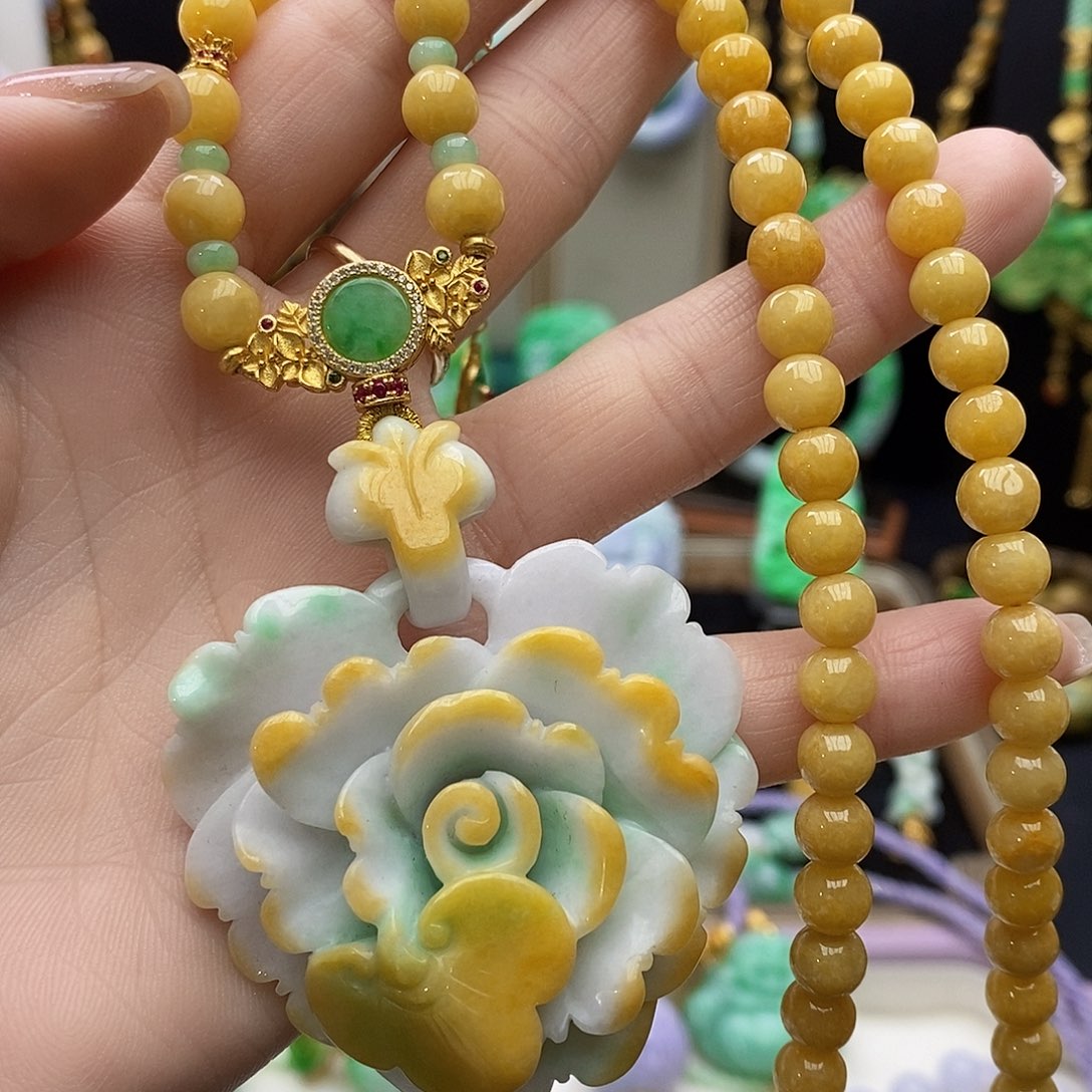 翡翠颈饰未镶嵌射*天然