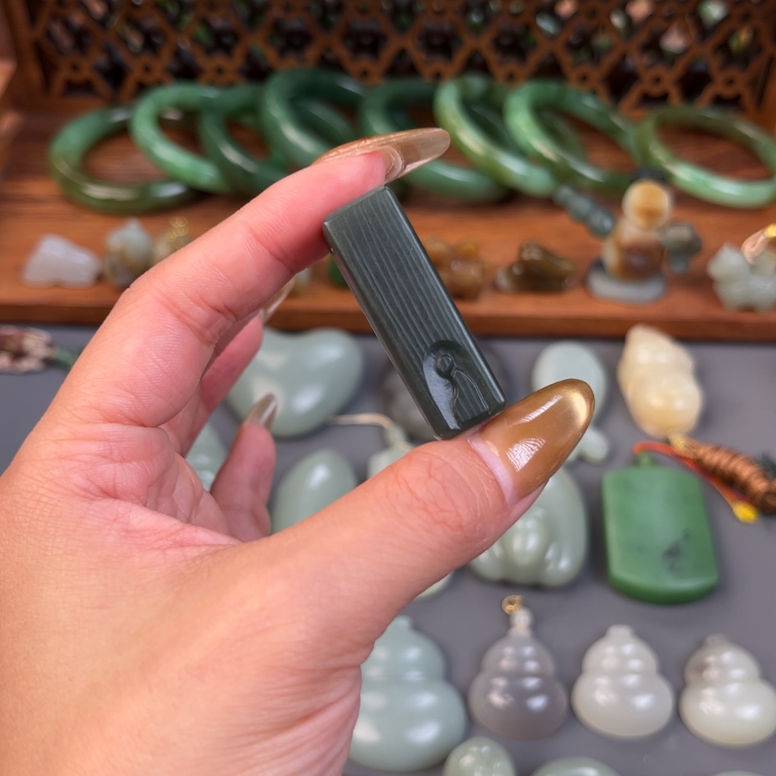 吻***和田玉（糖玉）未镶嵌颈饰