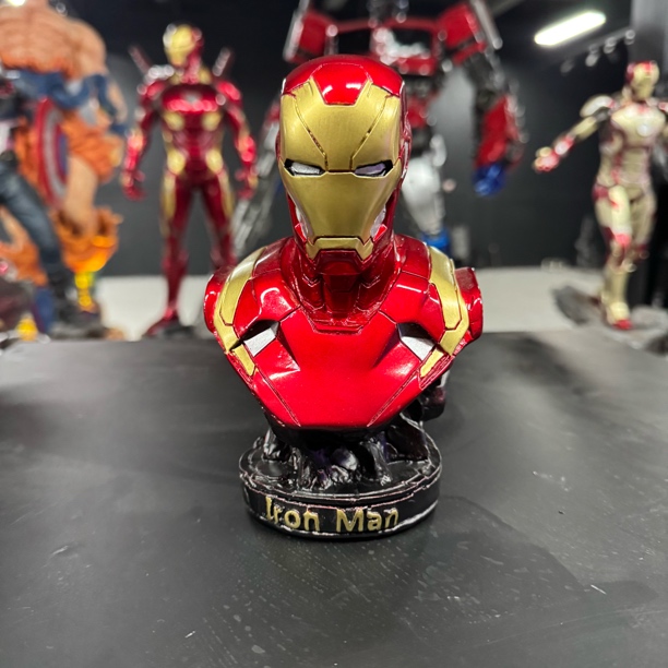 钢铁侠树脂胸像模型手办摆件男生礼物不发光