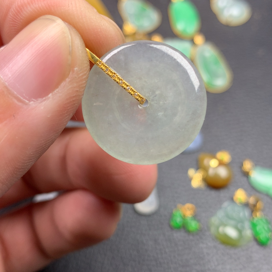 【闪购商品】颈饰18K金镶嵌翡翠翡翠