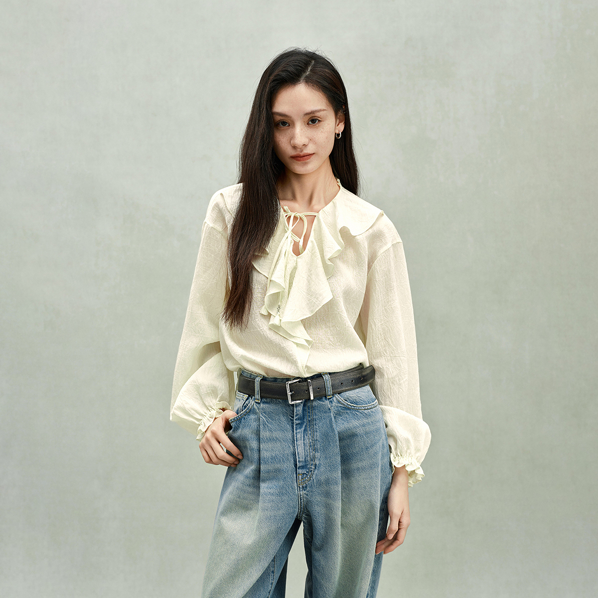 002【贤哥专享】欧时力天丝皱感V领衬衫流苏吊穗荷叶边2025春季