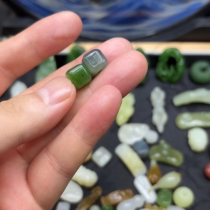 紫***忆颈饰未镶嵌和田玉