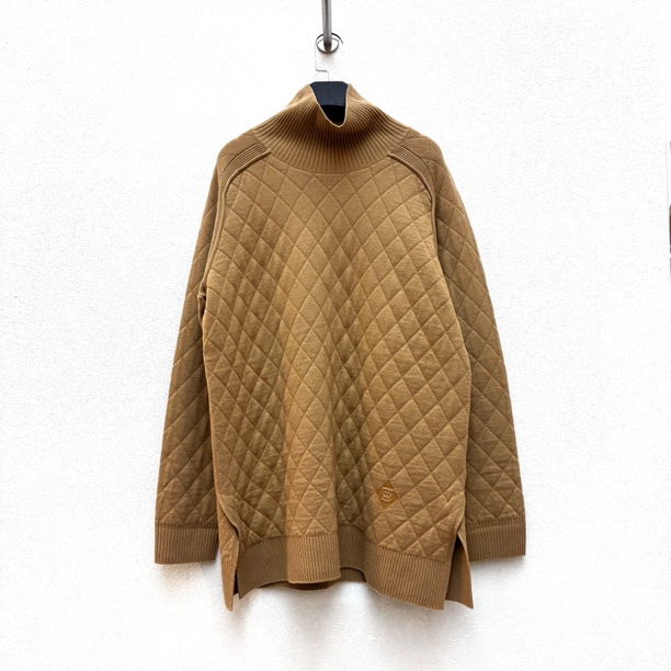 99新 BURBERRY/博柏利 卡其色菱格纹高领毛衣M码2790